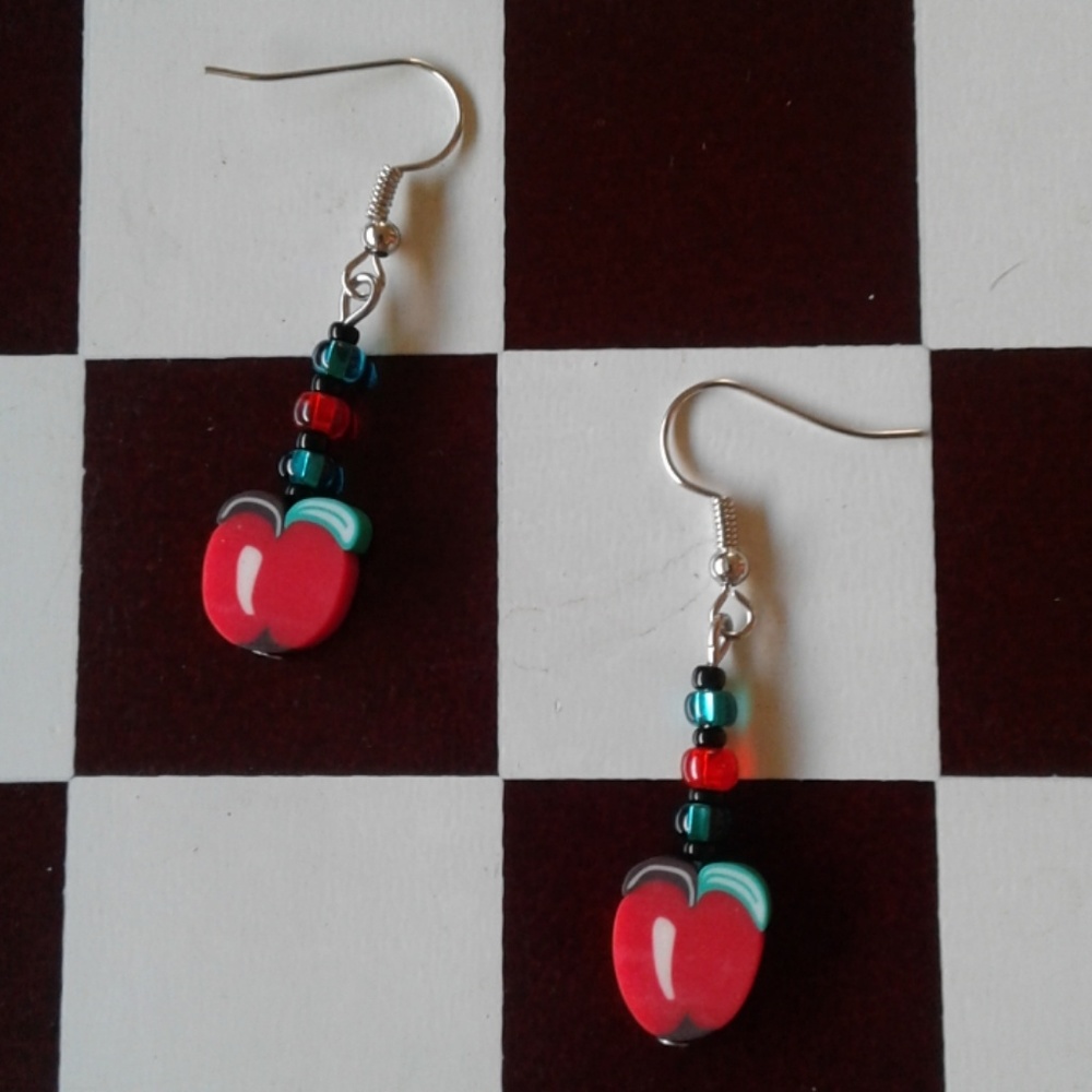 NWT Handmade Fruit Dangle Earrings Apple - Picture 2 of 4